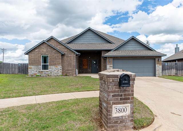 Property at 3800 Vista Dr, Norman, OK 73071, 3 beds, 2 baths