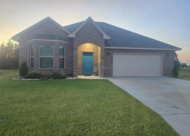 Property at 3930 Maple Grove Ave, Shawnee, OK 74804, 3 beds, 2 baths