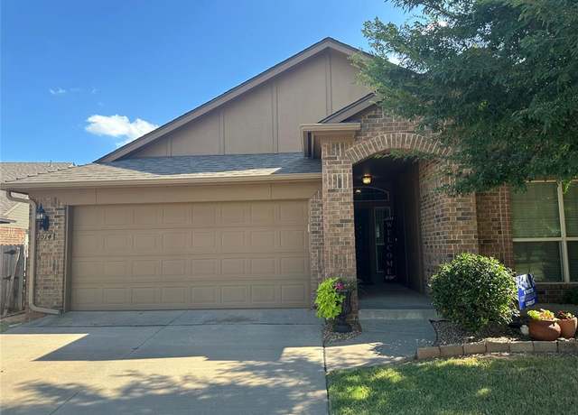 Property at 1014 Clingmans Dome Rd, Norman, OK 73069, 3 beds, 2 baths