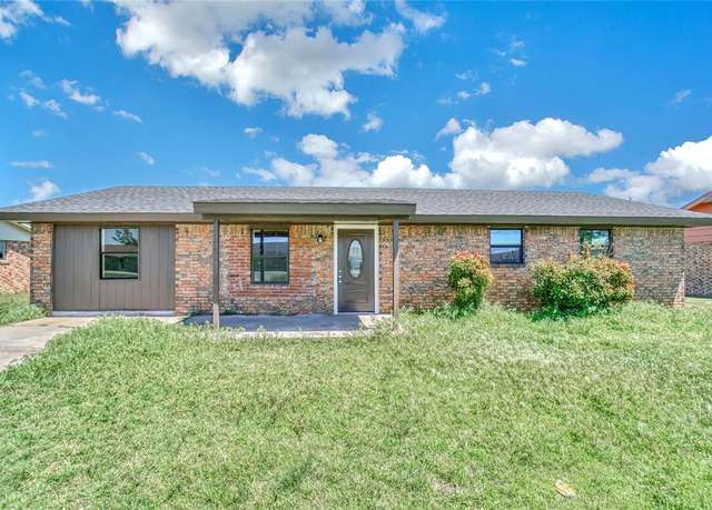 Property at 416 S Highland St, Hobart, OK 73651, 3 beds, 1.5 baths