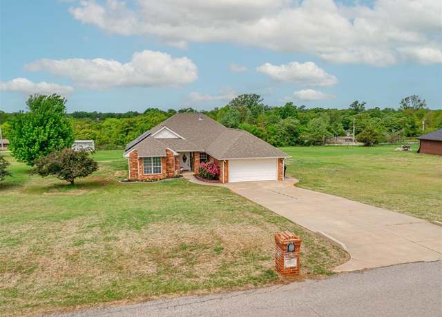 Property at 4065 Twelve Oaks Dr, Harrah, OK 73045, 4 beds, 2 baths
