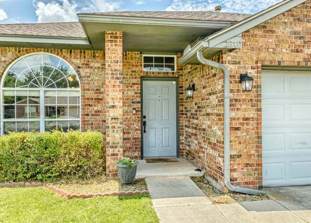 Property at 1848 Parkridge Dr, Norman, OK 73071, 3 beds, 2 baths