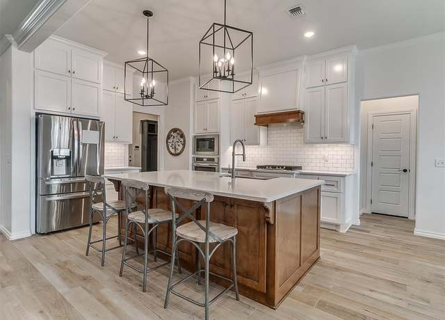 Property at 8800 Stark St, Arcadia, OK 73007, 5 beds, 3.5 baths