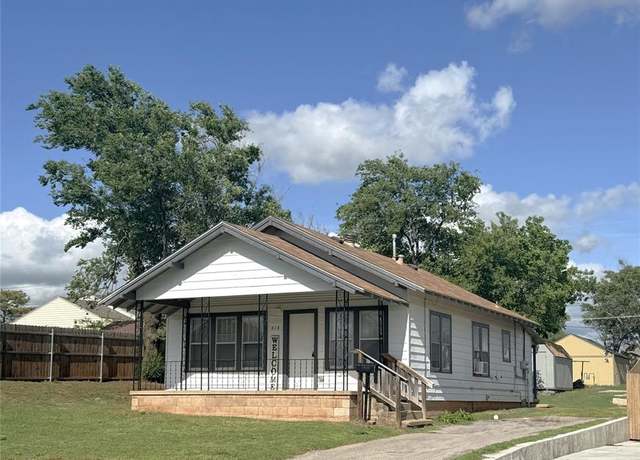 Property at 616 N 4th St, Weatherford, OK 73096, 3 beds, 1 bath