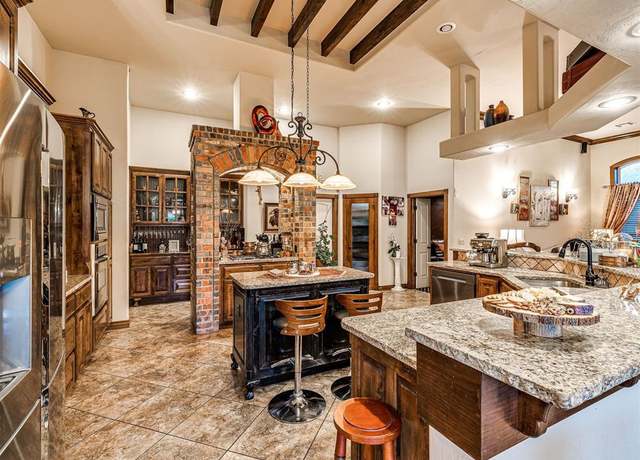 Property at 1808 NW 195th Cir, Edmond, OK 73012, 4 beds, 3 baths