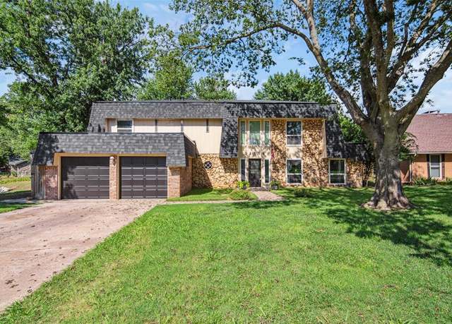 Property at 11904 Somerville Dr, Yukon, OK 73099, 4 beds, 2.5 baths