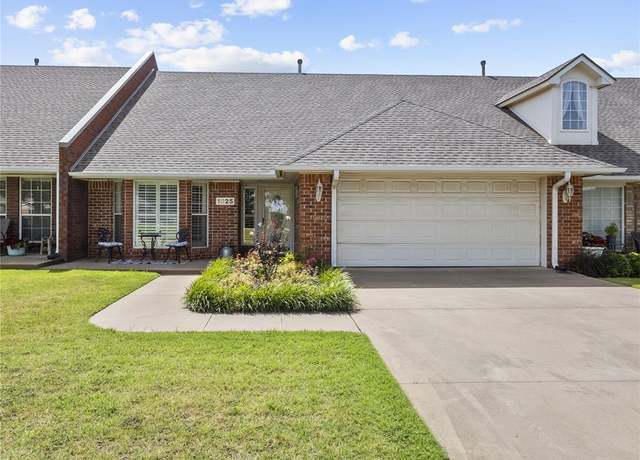 Property at 1025 Gartrell Pl, Weatherford, OK 73096, 2 beds, 2 baths