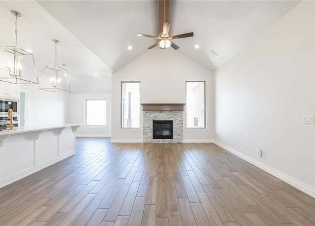Property at 16116 Coneflower Dr, Edmond, OK 73013, 4 beds, 2 baths