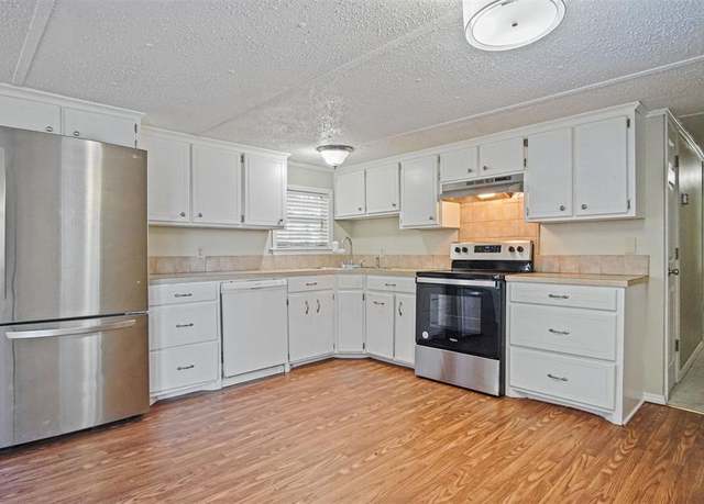 Property at 6288 Ray Pl, Guthrie, OK 73044, 3 beds, 2 baths