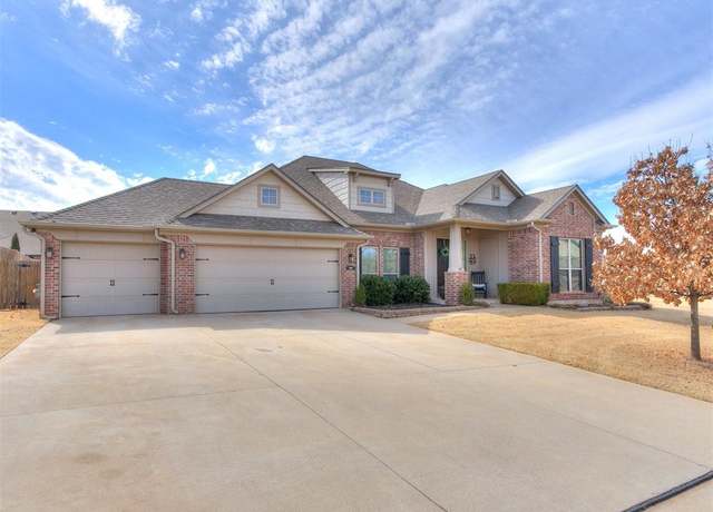 Property at 300 Sonora Ln, Norman, OK 73069, 4 beds, 2.5 baths