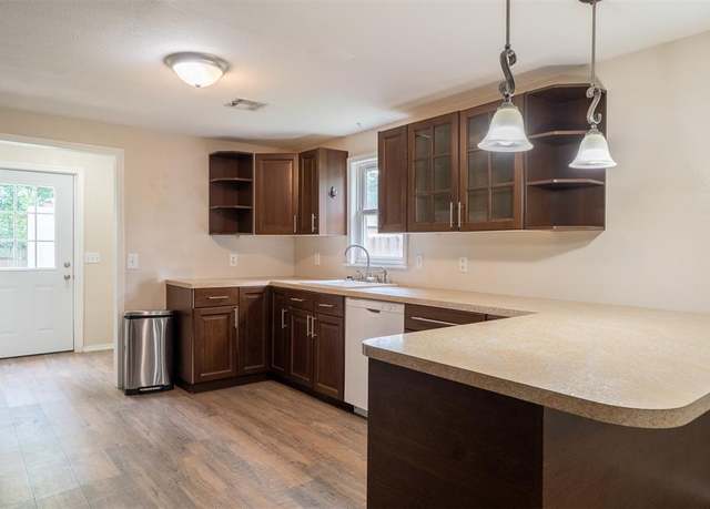 Property at 123 Chestnut, Pauls Valley, OK 73075, 2 beds, 2 baths