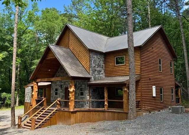 Property at 146 Moray Dr, Broken Bow, OK 74728, 3 beds, 3.5 baths