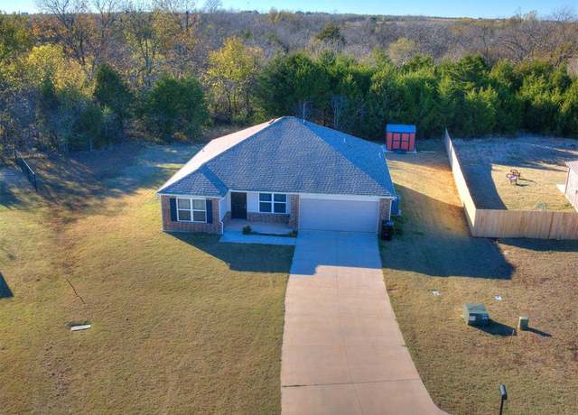 Property at 5636 Bent Creek Rd, Shawnee, OK 74804, 4 beds, 2 baths
