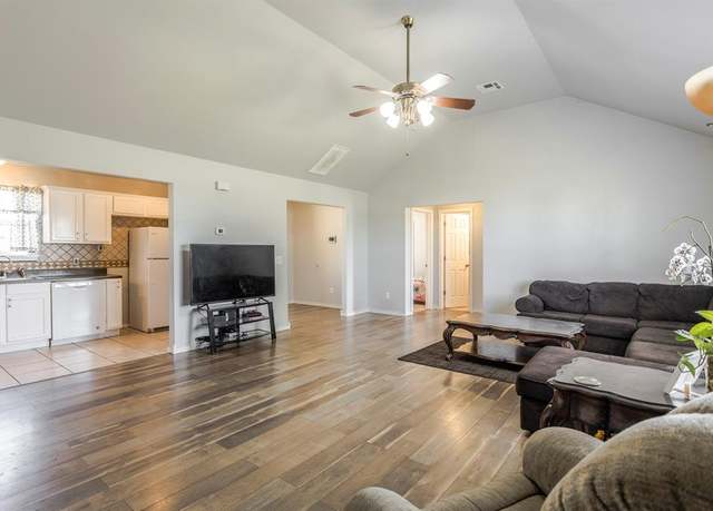 Property at 1210 Kristin Ln, Blanchard, OK 73010, 4 beds, 2 baths