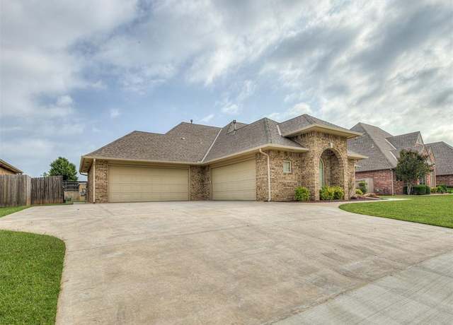 Property at 1017 SW 107th St, Oklahoma City, OK 73170, 3 beds, 2.5 baths