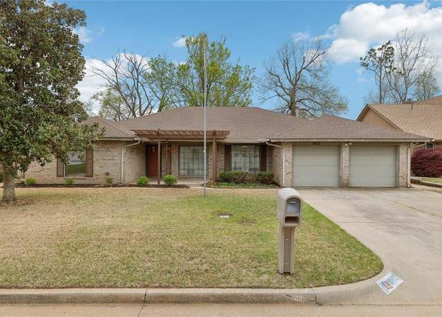 Property at 9112 Oak Hollow Dr, Oklahoma City, OK 73130, 3 beds, 2.5 baths