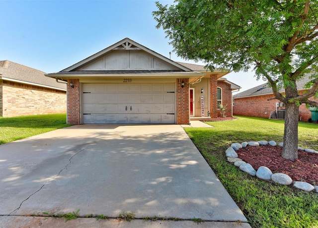 Property at 2233 NW 196th St, Edmond, OK 73012, 3 beds, 2 baths