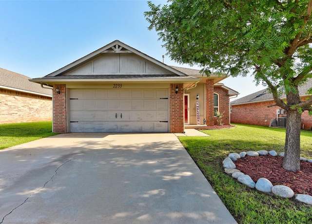 Property at 2233 NW 196th St, Edmond, OK 73012, 3 beds, 2 baths