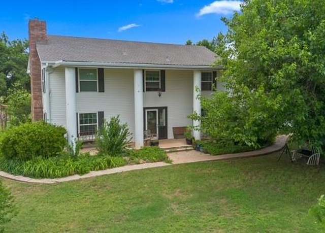 Property at 10912 S Czech Hall Rd, Mustang, OK 73064, 4 beds, 3.5 baths