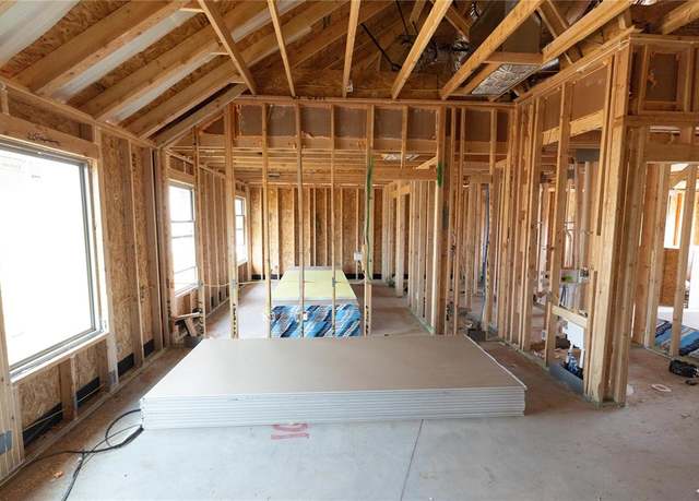 Property at 9229 NW 86th St, Yukon, OK 73099, 3 beds, 2 baths
