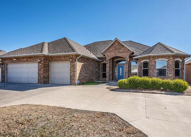 Property at 2916 SW 136th St, Oklahoma City, OK 73170, 3 beds, 2.5 baths