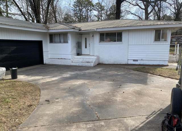 Property at 205 Wallace St, Broken Bow, OK 74728, 4 beds, 2 baths