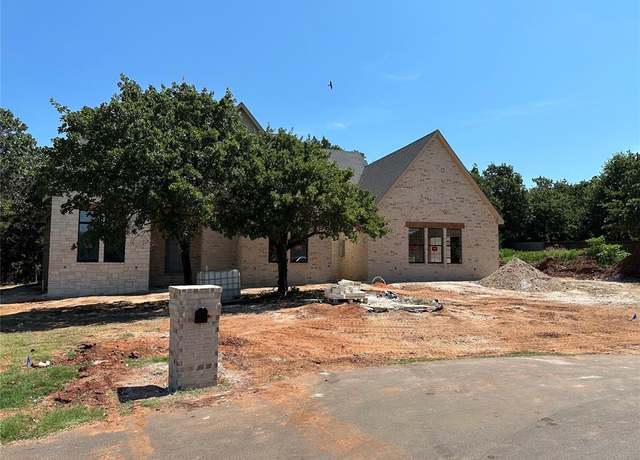 Property at 7402 Coyote Pt, Edmond, OK 73034, 4 beds, 4.5 baths