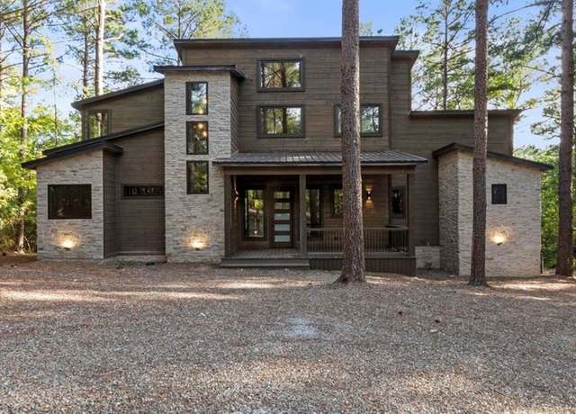 Property at 134 Bombardier Ln, Broken Bow, OK 74728, 4 beds, 3.5 baths