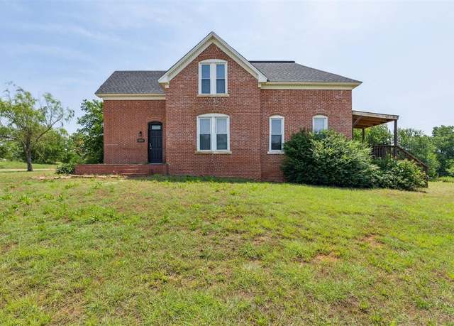 Property at 1901 E University Ave, Guthrie, OK 73044, 3 beds, 3 baths