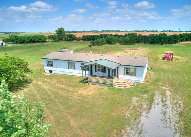 Property at 8740 N Hope Ln, Yukon, OK 73099, 4 beds, 3 baths