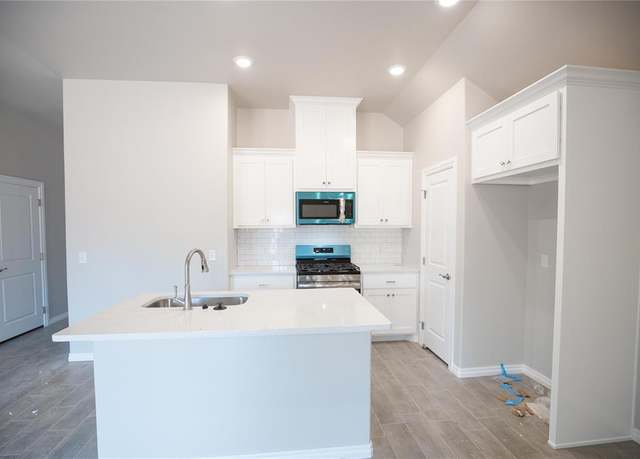 Property at 3217 Scissortail Way, Yukon, OK 73099, 3 beds, 2 baths