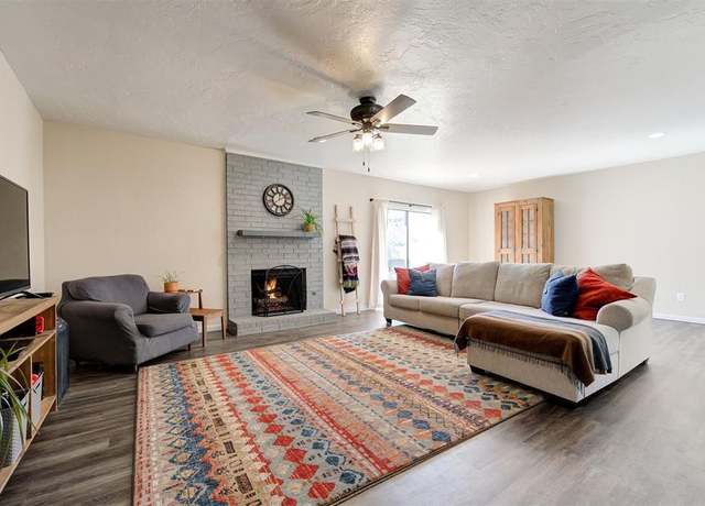 Property at 2416 Northwood Ln, Edmond, OK 73013, 3 beds, 2 baths