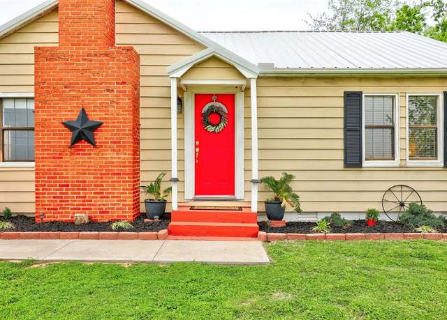 Property at 19206 Coker Rd, Shawnee, OK 74801, 3 beds, 2 baths