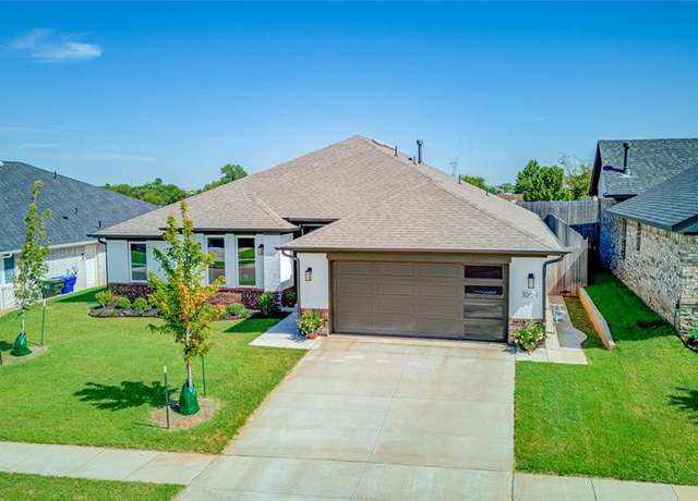 Property at 1009 Mount Irving Way, Norman, OK 73071, 3 beds, 2.5 baths