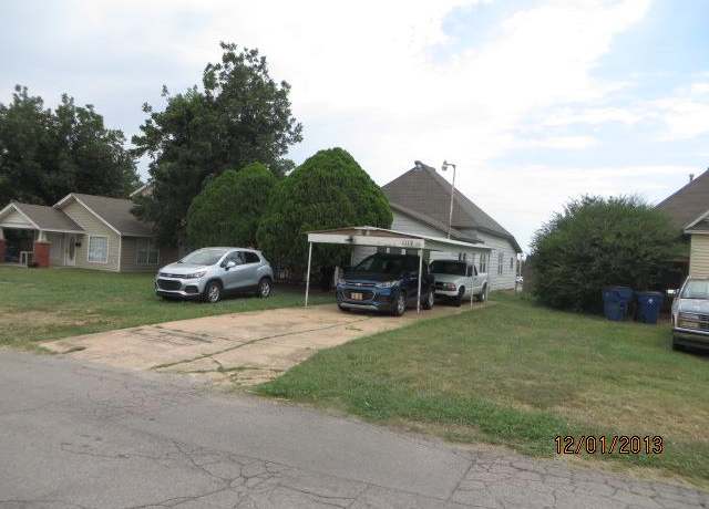 Property at 1119 S 5th St, Chickasha, OK 73018, 2 beds, 1.5 baths