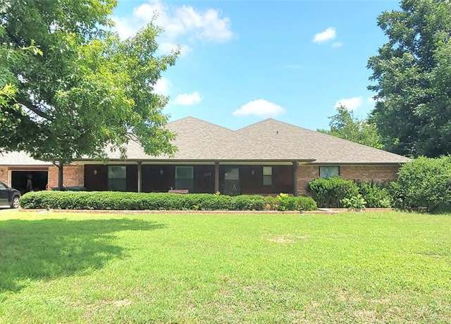 Property at 1117 Moose St, Yukon, OK 73099, 3 beds, 2 baths