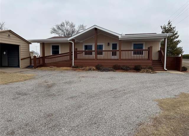 Property at 418 S Elm St, Custer City, OK 73639, 3 beds, 2 baths