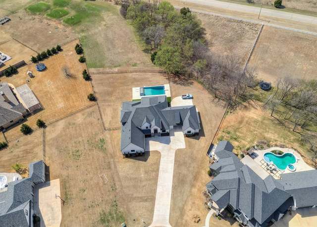 Property at 22015 Cricklewood Ct, Edmond, OK 73012, 5 beds, 5.5 baths