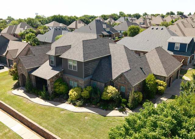 Property at 2017 Providence Dr, Norman, OK 73071, 5 beds, 3.5 baths