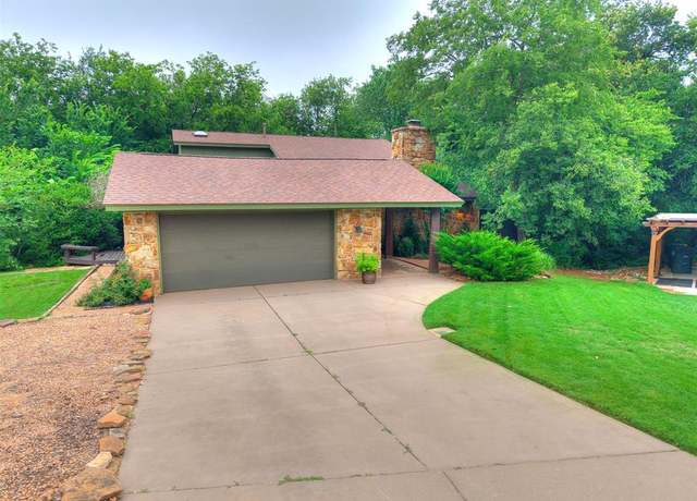 Property at 601 Holly Dr, Edmond, OK 73034, 4 beds, 3 baths