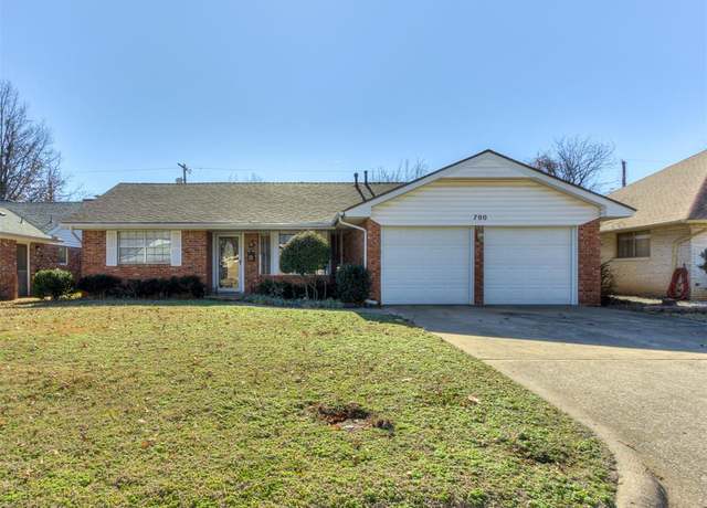 Property at 700 Briarcrest Dr, Oklahoma City, OK 73110, 3 beds, 2 baths