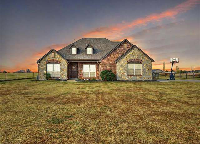 Property at 555 W 171st St S, Glenpool, OK 74033, 4 beds, 3 baths