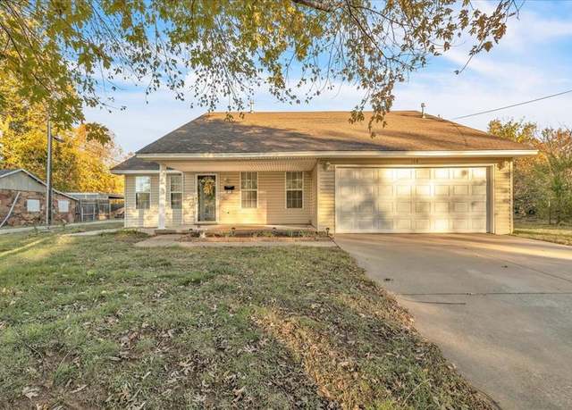 Property at 108 N 16th St, Guthrie, OK 73044, 3 beds, 2 baths