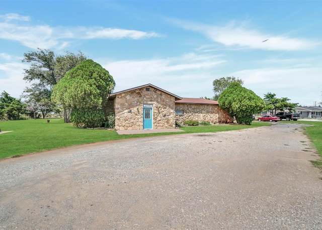 Property at 20449 E County Road 159, Altus, OK 73521, 3 beds, 1 bath