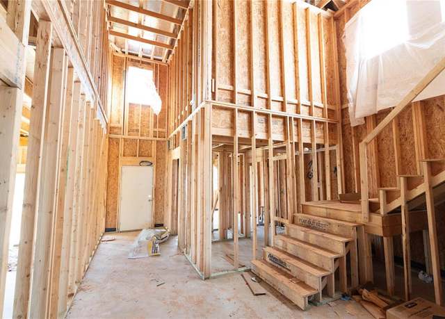 Property at 805 Revan Rd, Moore, OK 73160, 5 beds, 4.5 baths