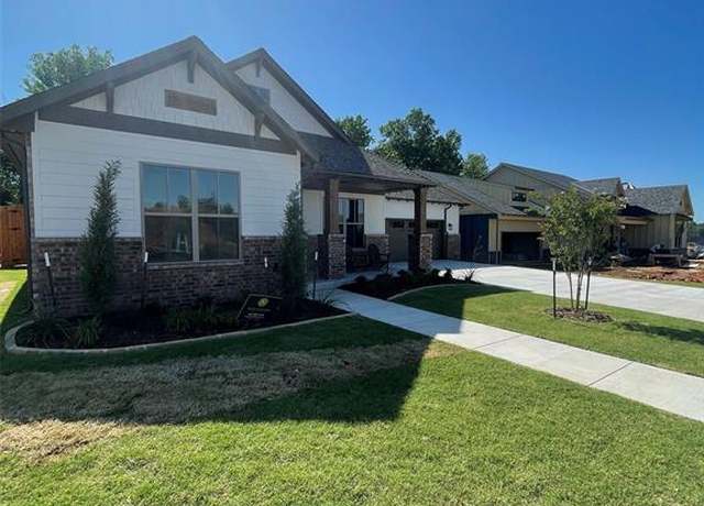 Property at 1909 Paseo Pl, Edmond, OK 73034, 3 beds, 2.5 baths