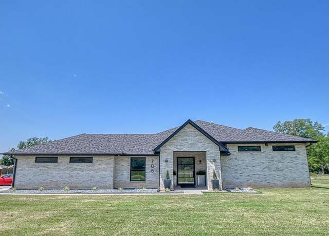 Property at 701 Hisel Rd, Del City, OK 73115, 3 beds, 3 baths