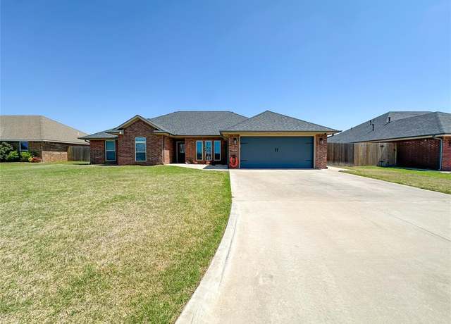 Property at 3108 Pronghorn Dr, Altus, OK 73521, 4 beds, 2 baths