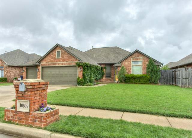 Property at 10609 NW 38th St, Yukon, OK 73099, 4 beds, 2.5 baths