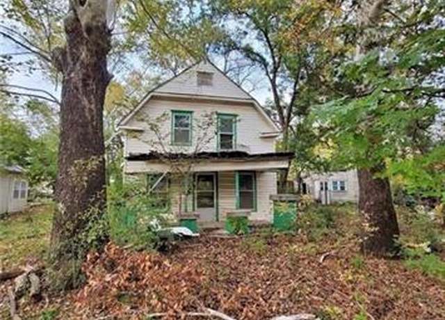 Property at 114 E G St, Waurika, OK 73573, 3 beds, 1 bath